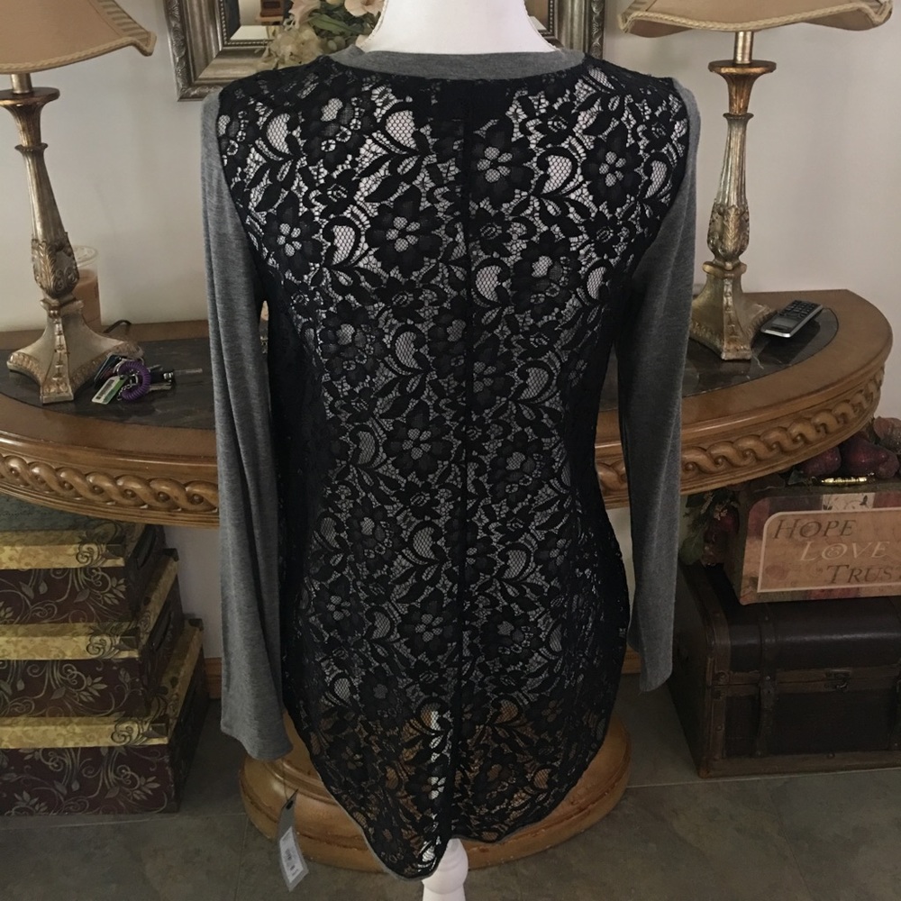 NWT⭐️NEW APT.9  LACE BACK TOP