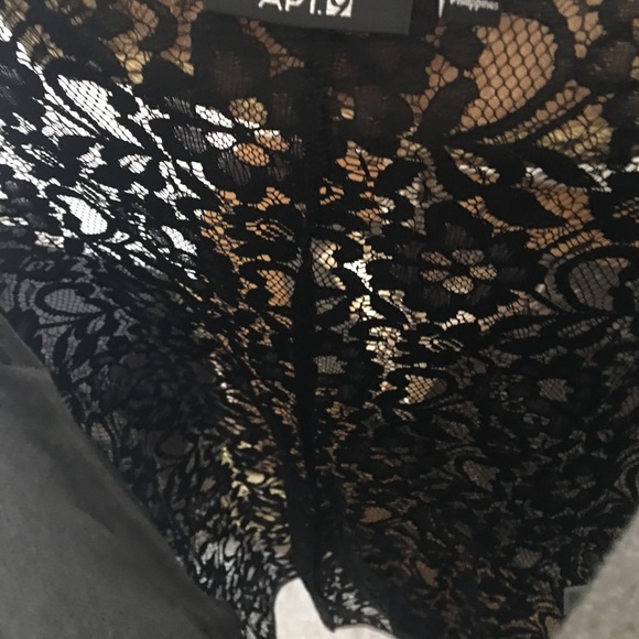 NWT⭐️NEW APT.9  LACE BACK TOP - Picture 4 of 5