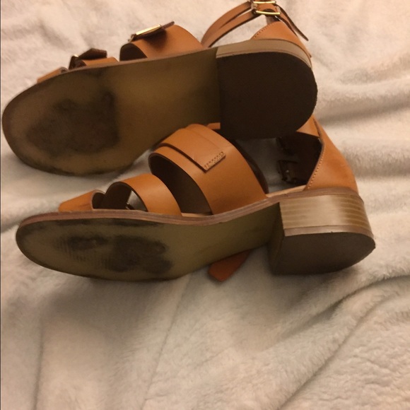 Strappy Buckle sandals - Picture 2 of 4