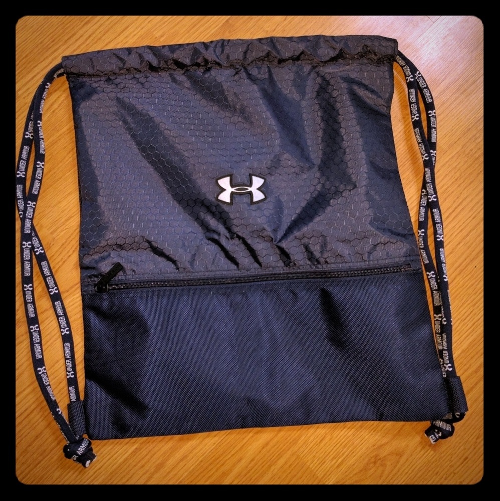 NWOT Under Armour Navy Drawstring Backpack