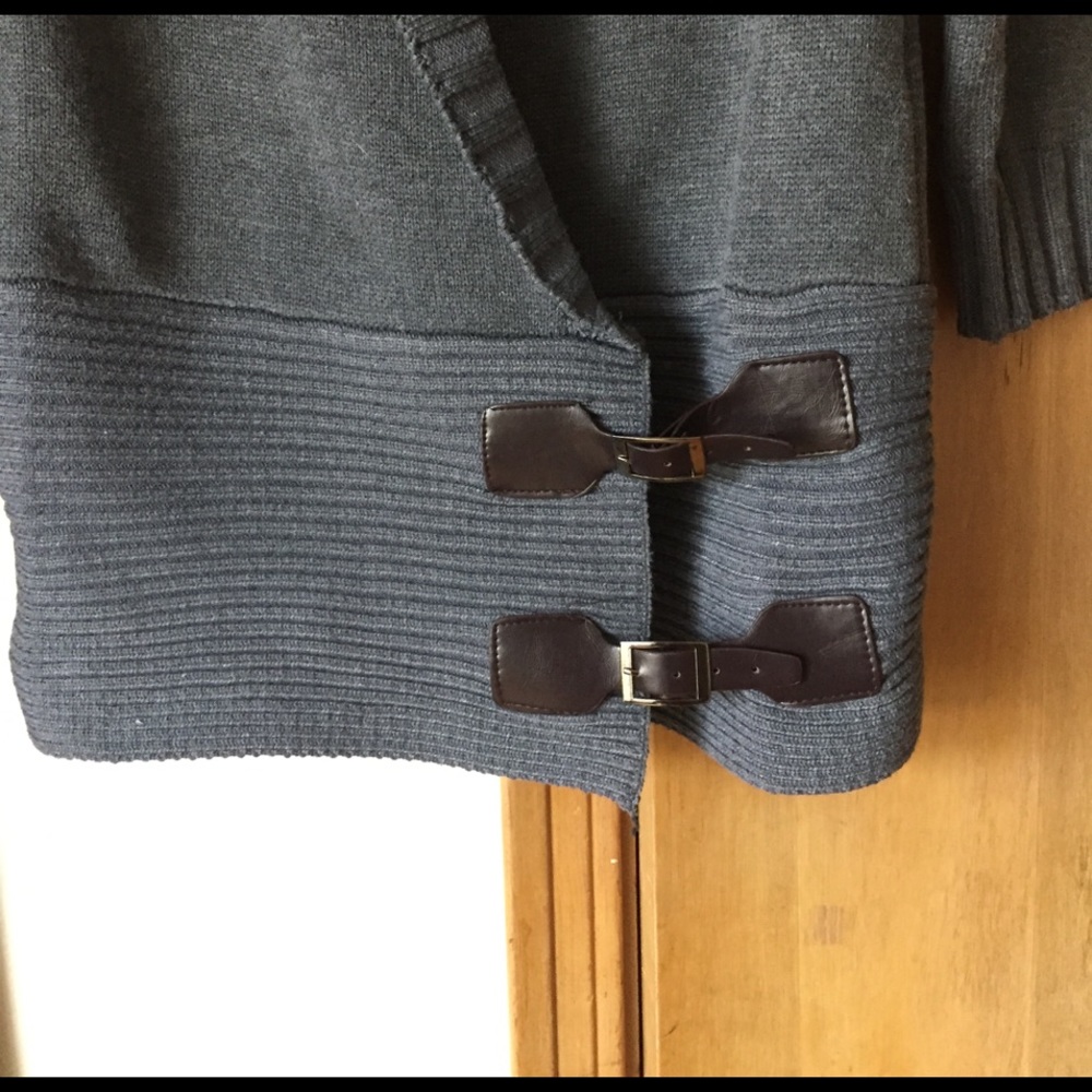 Cardigan - Picture 2 of 3
