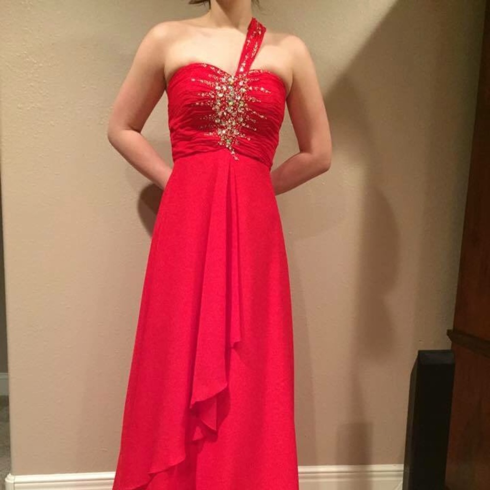 Juliet Fashion Milex red prom dress