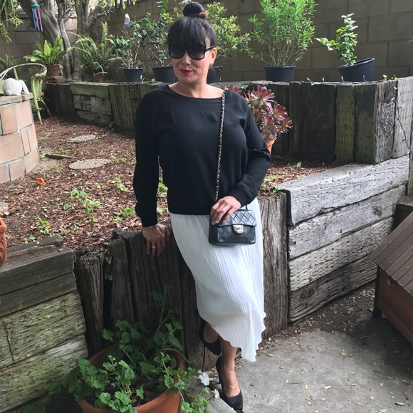 White Mini-Pleated Flowy Midi Skirt - Picture 7 of 7