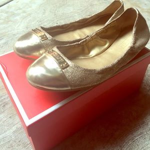 ✨✨sold✨✨Gold Coach Flats