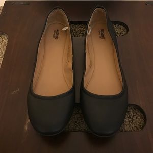 Mossimo black vegan leather flats