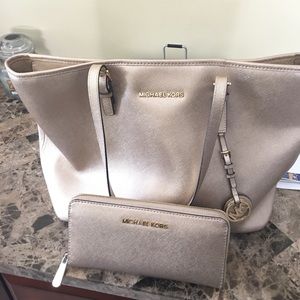 Michael Kors purse and wallet set