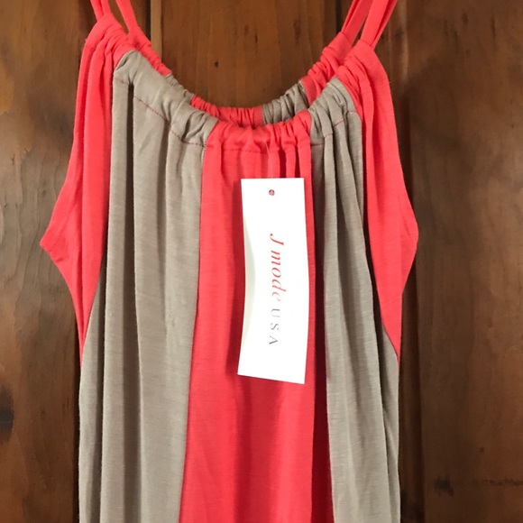 Beautiful Maxi Dress - Picture 2 of 4