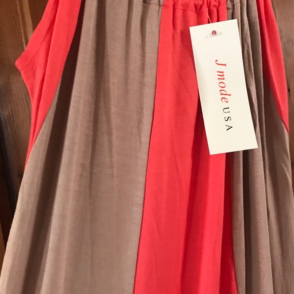 Beautiful Maxi Dress - Picture 3 of 4