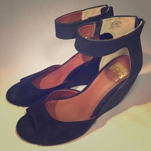 BC Blue & Gray Wedges