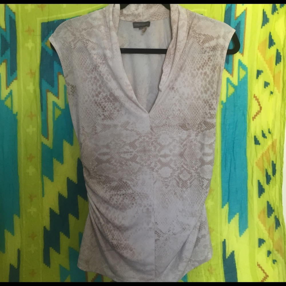 Snake print Vince Camuto Top