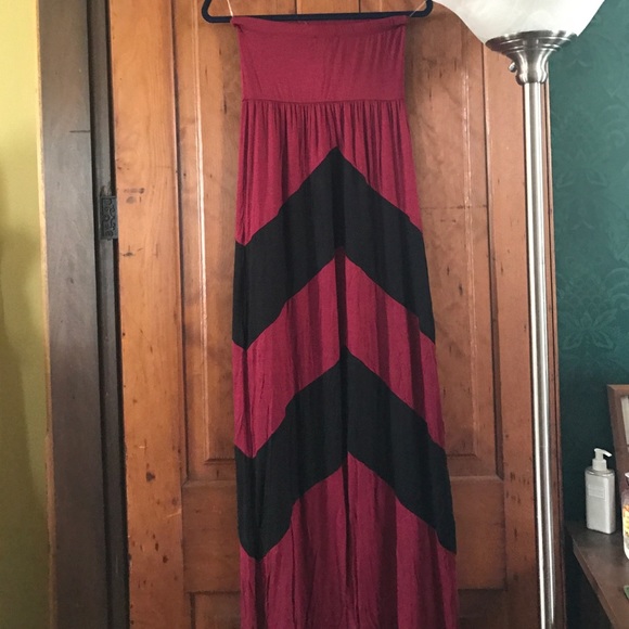 Gorgeous Chevron print strapless Maxi dress - Picture 4 of 4