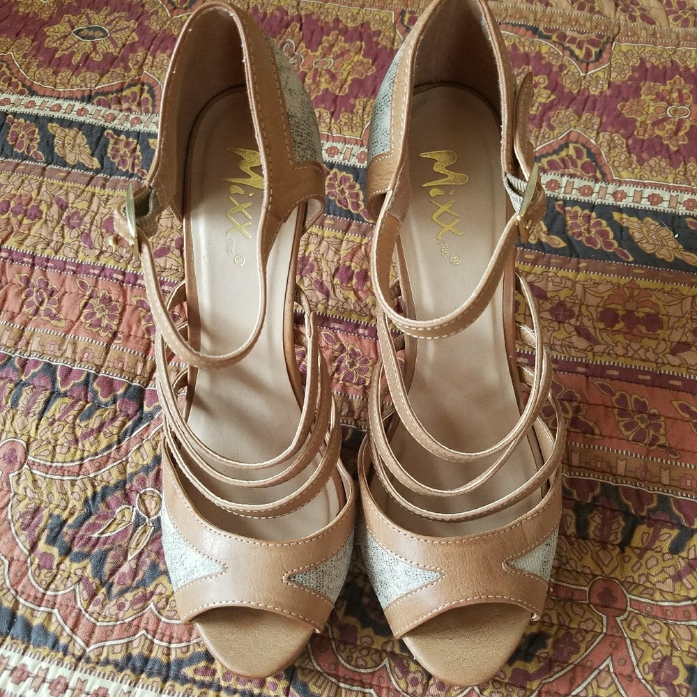 Strapy high heel shoes