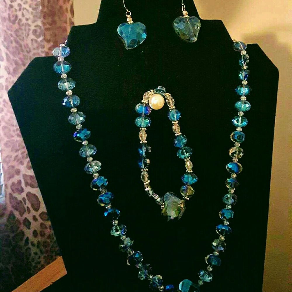 Necklace, bracelet, earring ensemble