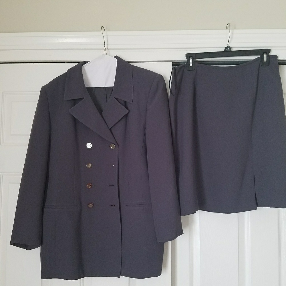 Women's Gray suit