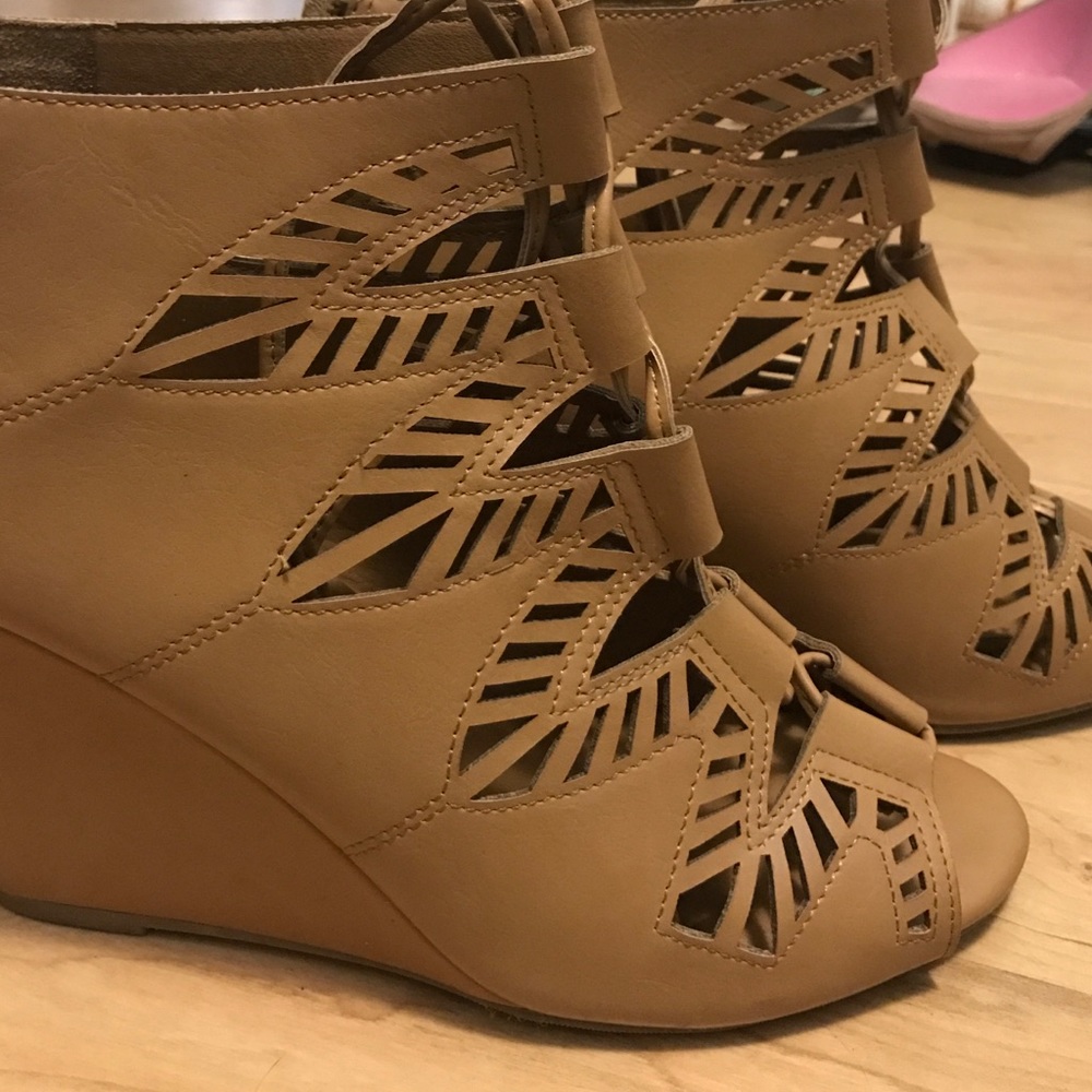 👡Beautiful Nude Wedges👡