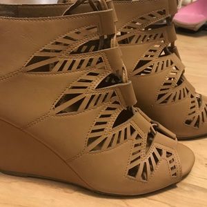 👡Beautiful Nude Wedges👡