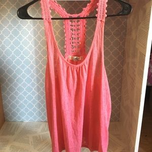 🏚💵 L.E.I tank top made for summer!