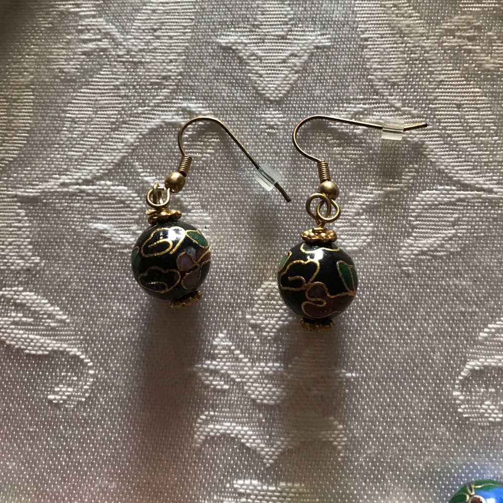 Cloisonné Beads and gold toned Beads hand strung - Picture 3 of 7