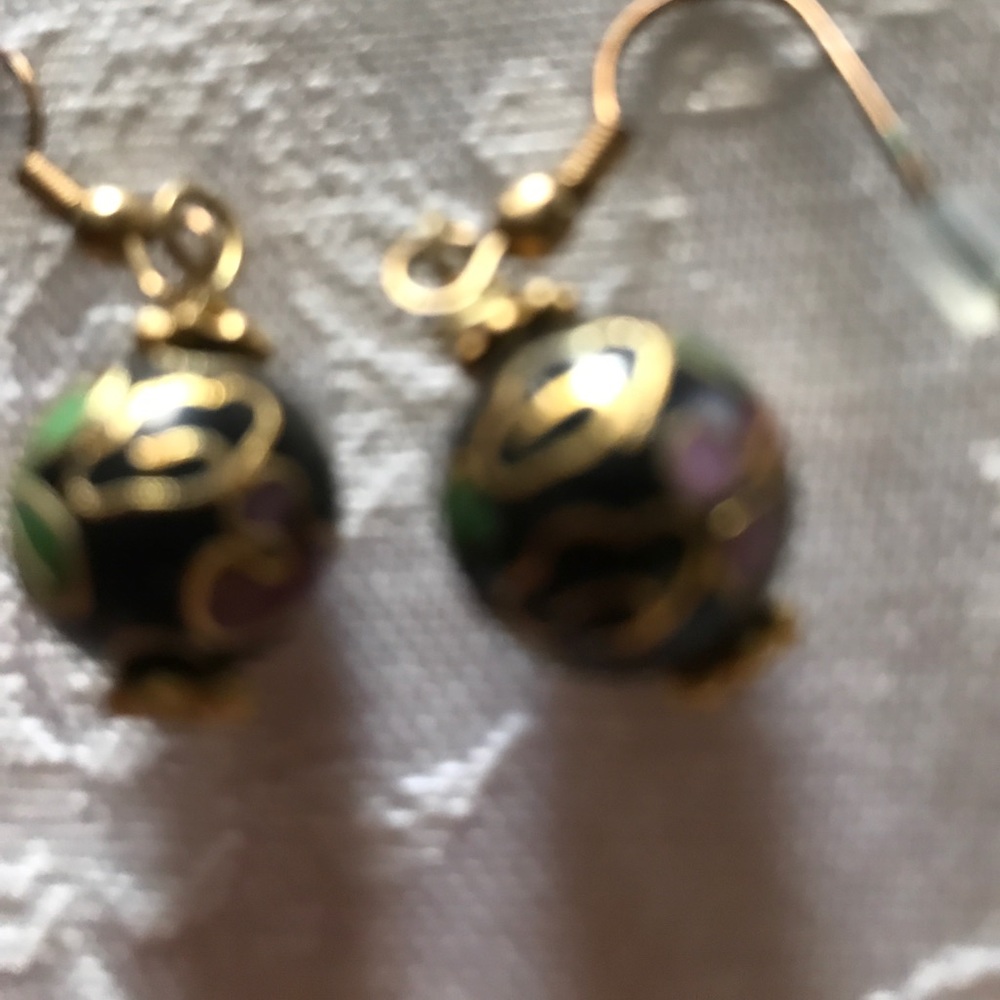 Cloisonné Beads and gold toned Beads hand strung - Picture 5 of 7