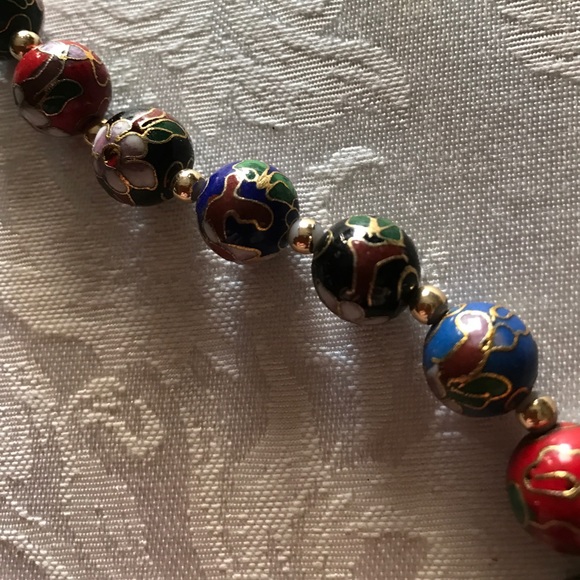 Cloisonné Beads and gold toned Beads hand strung - Picture 6 of 7