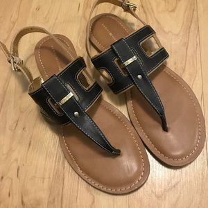 🌻Brand New Tommy Hilfiger Sandals🌻
