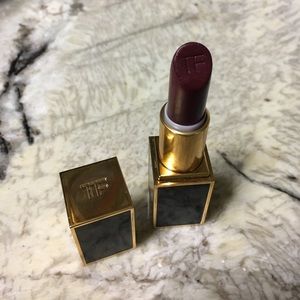Tom Ford Lipstick in #27 Bruised Plum
