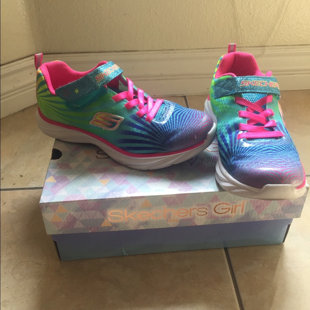 Sckechers girl size 4.5 use two times only..$25