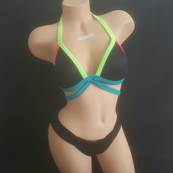 Victoria's Secret MEDIUM BIKINI BUNDLE NWT