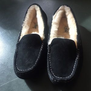 Ugg Ansley House slippers in black.