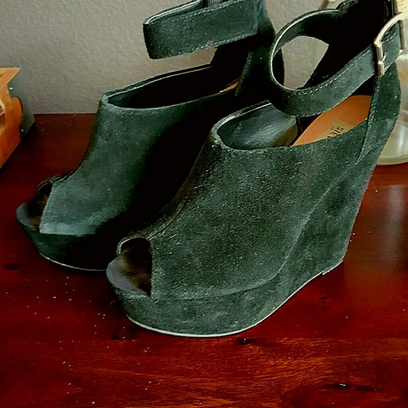 STEVE MADDEN WEDGE SHOES - Picture 1 of 1