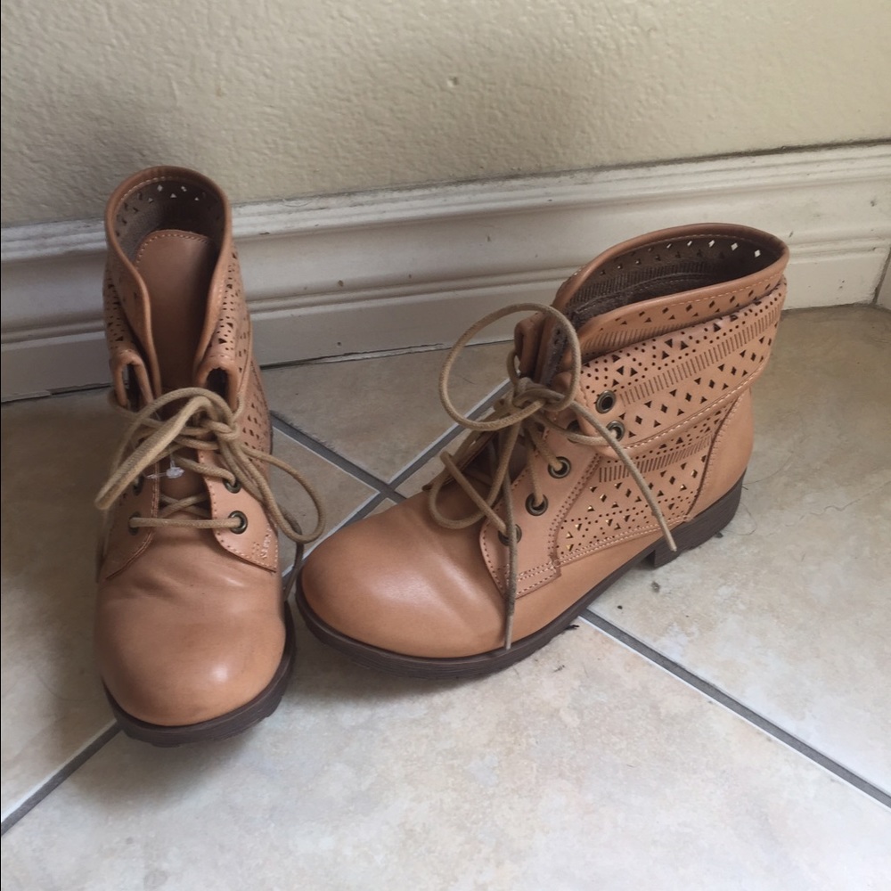 Very nice short boots for girls