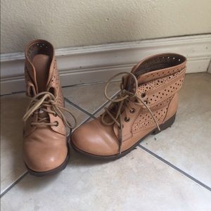 Very nice short boots for girls