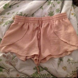 baby pink tulip play shorts