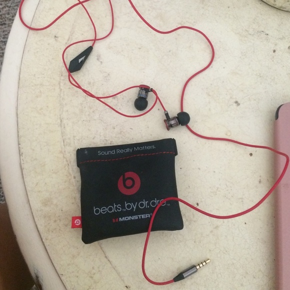 Beats headphones - Picture 1 of 3