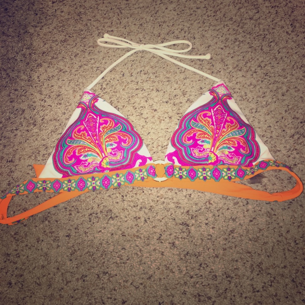 NWOT Victoria's Secret bikini top