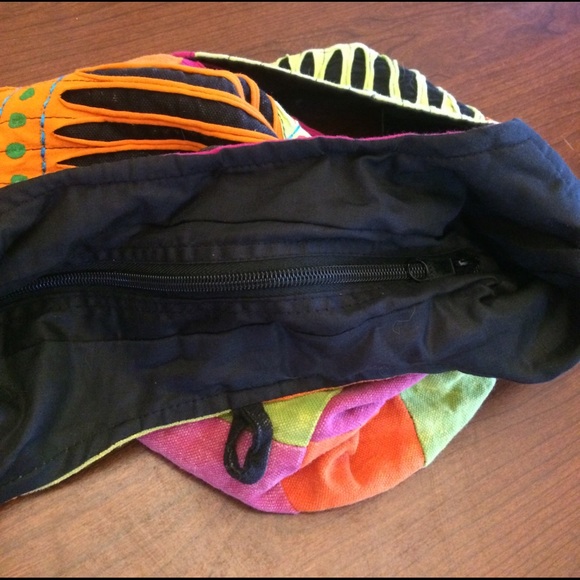 Brightly colored boho hobo bag w/ zipper - Picture 5 of 8