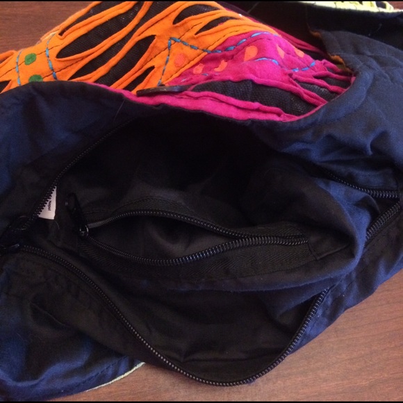 Brightly colored boho hobo bag w/ zipper - Picture 6 of 8