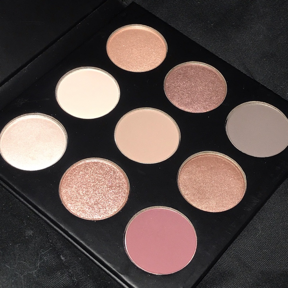 On The Go Eyeshadow Palette 💕MAKE AN OFFER💕