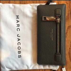NWOT Marc Jacobs wallet 💕 Authentic🌸