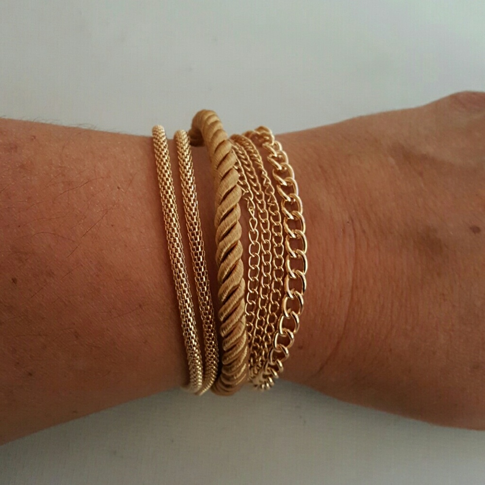 Gold tone Bracelet