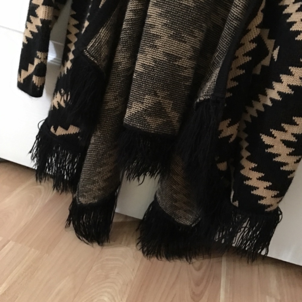 Black and Tan woman's cardigan - Picture 2 of 4