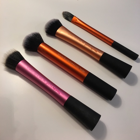 Real techniques brush - Picture 1 of 1