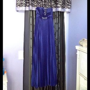 Flawless prom dress!