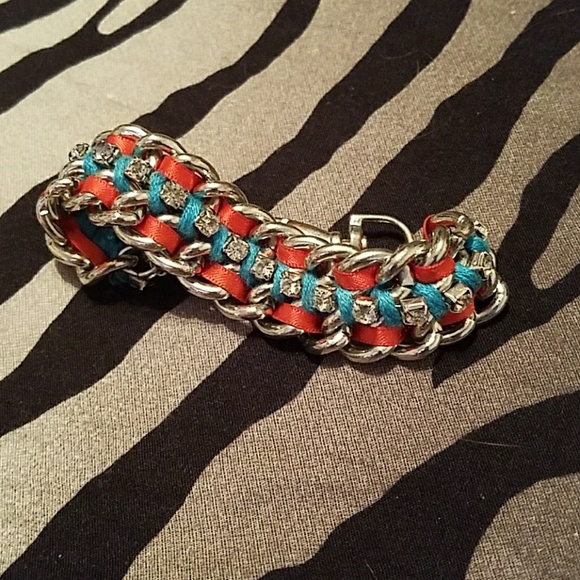 Macy's bracelet - Picture 1 of 2