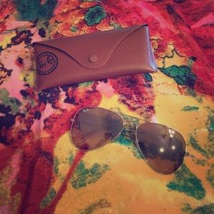 Gold Ray-Ban Avaitors