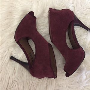 Colin Stuart cutout heel