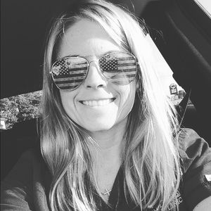 Meet your Posher, Carrie