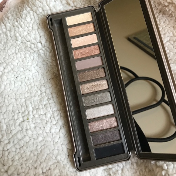 Urban Decay Naked 2 - Picture 4 of 4