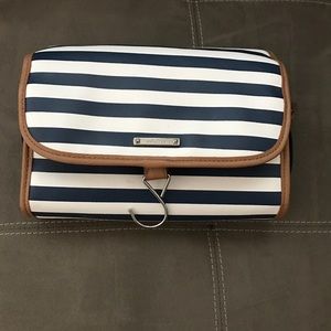 Stell & Dot Makeup and Jewelry Hanging Travel bag