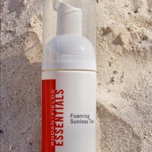 ESSENTIALS Foaming Sunless Tanner 🌞 Brand New💕